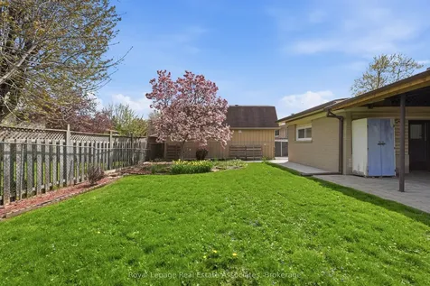 13 Ferndale Crescent Brampton ON L6W 1G1
