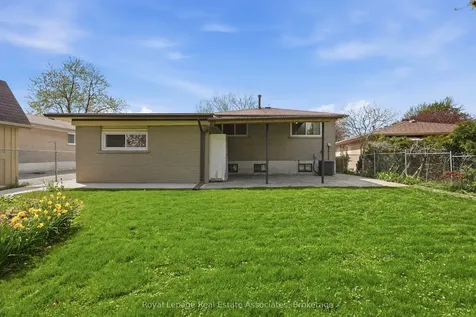 13 Ferndale Crescent Brampton ON L6W 1G1