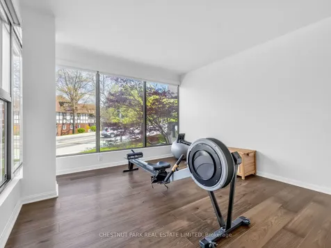 2545 Bloor Street W Toronto ON M6S 1S1