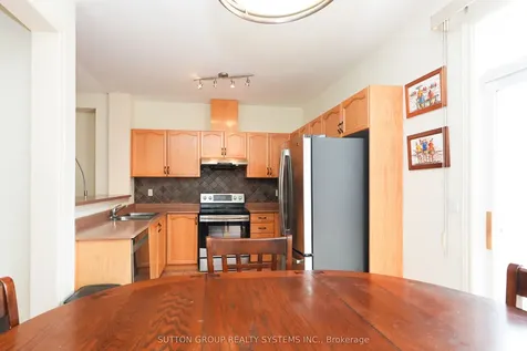 5636 Raleigh Street Mississauga ON L5M 7E4