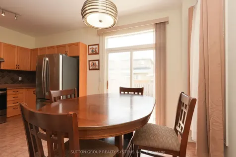 5636 Raleigh Street Mississauga ON L5M 7E4
