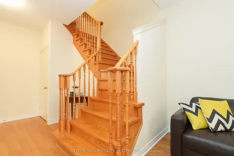 5636 Raleigh Street Mississauga ON L5M 7E4