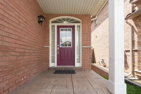 5636 Raleigh Street Mississauga ON L5M 7E4