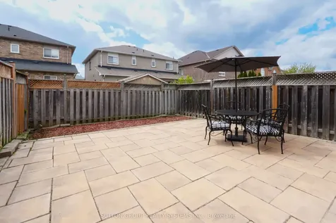 5636 Raleigh Street Mississauga ON L5M 7E4