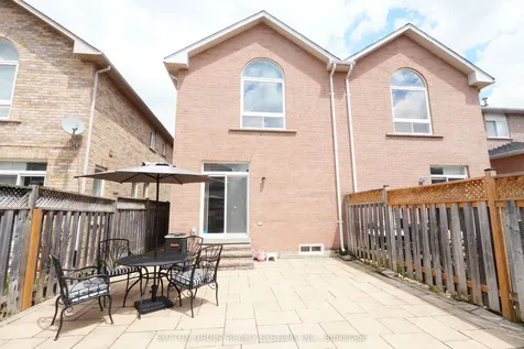 5636 Raleigh Street Mississauga ON L5M 7E4