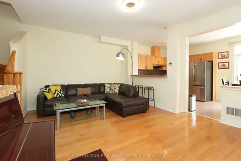 5636 Raleigh Street Mississauga ON L5M 7E4