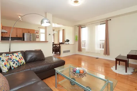 5636 Raleigh Street Mississauga ON L5M 7E4