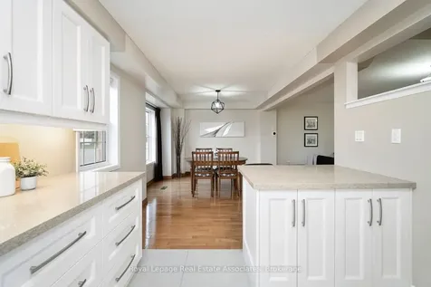 199 Hillcrest Avenue Mississauga ON L5B 4L5