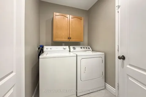 199 Hillcrest Avenue Mississauga ON L5B 4L5