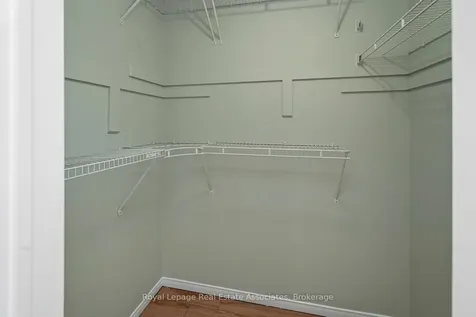 199 Hillcrest Avenue Mississauga ON L5B 4L5