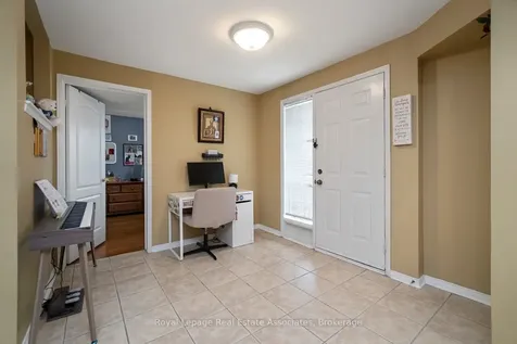 199 Hillcrest Avenue Mississauga ON L5B 4L5