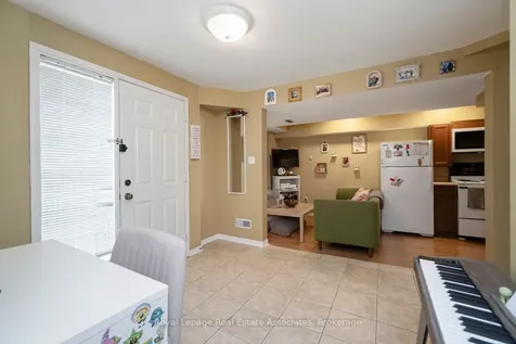 199 Hillcrest Avenue Mississauga ON L5B 4L5