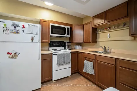 199 Hillcrest Avenue Mississauga ON L5B 4L5