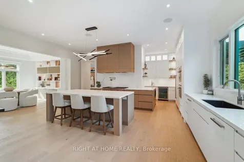 1260 Braeside Drive Oakville ON L6J 2A4