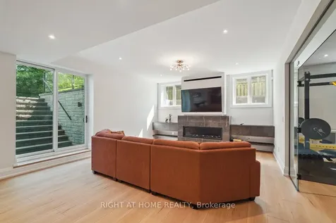 1260 Braeside Drive Oakville ON L6J 2A4