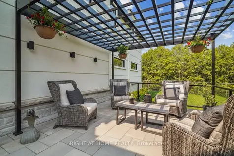 1260 Braeside Drive Oakville ON L6J 2A4