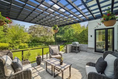 1260 Braeside Drive Oakville ON L6J 2A4