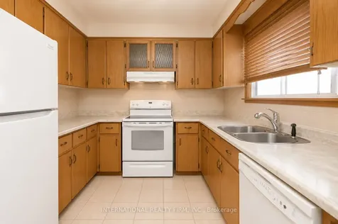 24 Morgan Avenue Toronto ON M8Y 2Z8