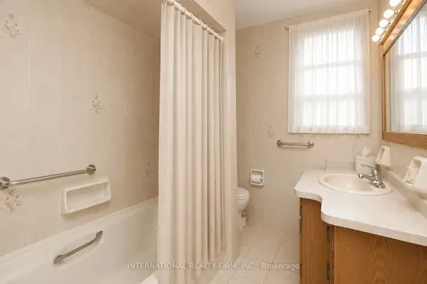 24 Morgan Avenue Toronto ON M8Y 2Z8