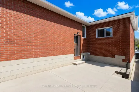 24 Morgan Avenue Toronto ON M8Y 2Z8