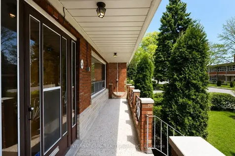 24 Morgan Avenue Toronto ON M8Y 2Z8