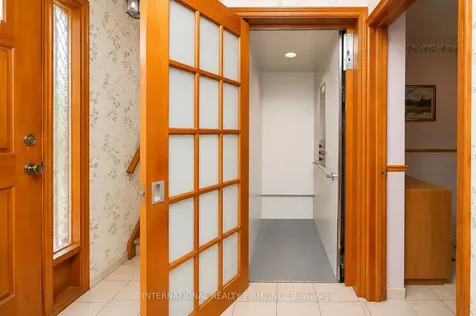 24 Morgan Avenue Toronto ON M8Y 2Z8