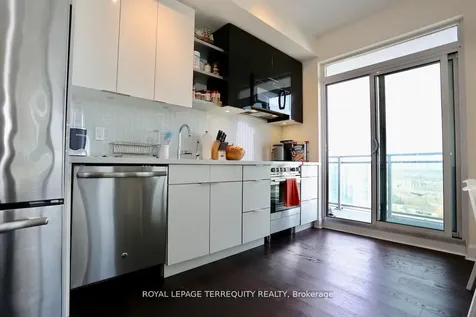 33 Shore Breeze Drive Toronto ON M8V 0G1