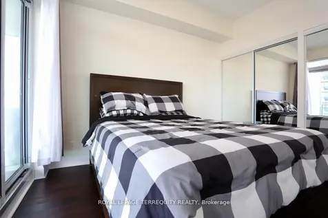33 Shore Breeze Drive Toronto ON M8V 0G1