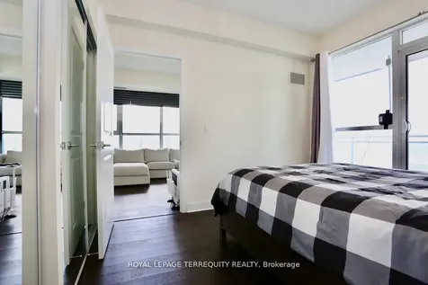 33 Shore Breeze Drive Toronto ON M8V 0G1