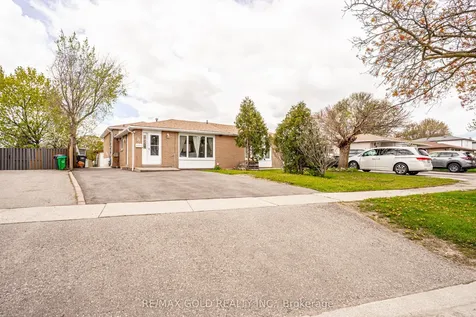 33 Garside Crescent Brampton ON L6S 1H5
