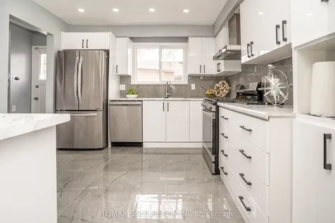 33 Garside Crescent Brampton ON L6S 1H5