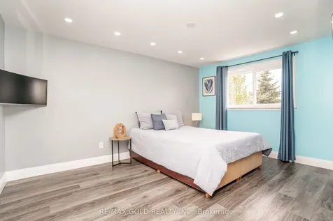 33 Garside Crescent Brampton ON L6S 1H5