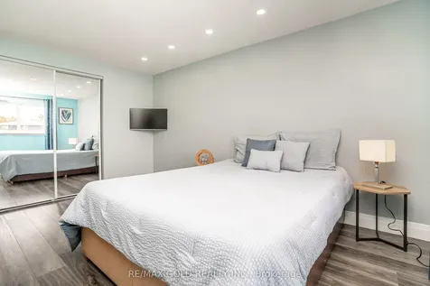 33 Garside Crescent Brampton ON L6S 1H5
