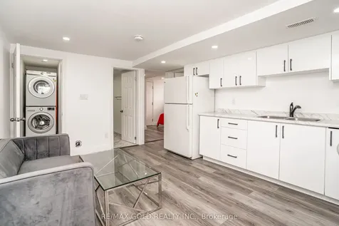 33 Garside Crescent Brampton ON L6S 1H5