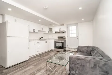33 Garside Crescent Brampton ON L6S 1H5