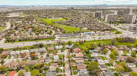 33 Garside Crescent Brampton ON L6S 1H5