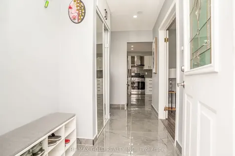 33 Garside Crescent Brampton ON L6S 1H5