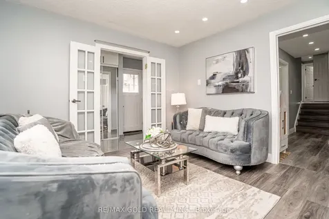 33 Garside Crescent Brampton ON L6S 1H5