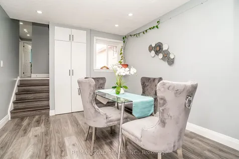 33 Garside Crescent Brampton ON L6S 1H5