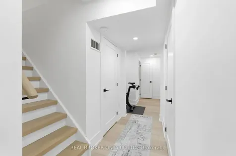 1119 Solomon Court Milton ON L9T 8H1