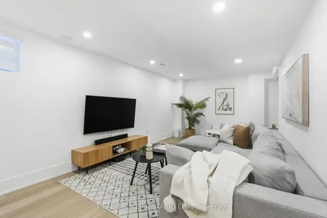 1119 Solomon Court Milton ON L9T 8H1