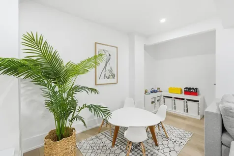 1119 Solomon Court Milton ON L9T 8H1