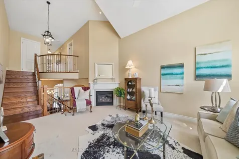 202 Duskywing Way Oakville ON L6L 6X4