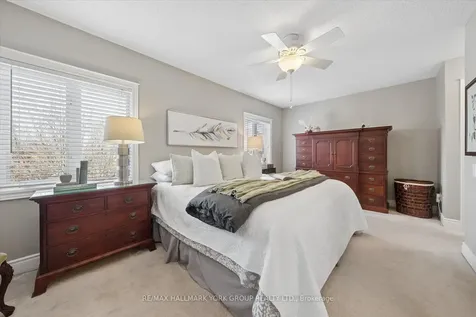 202 Duskywing Way Oakville ON L6L 6X4