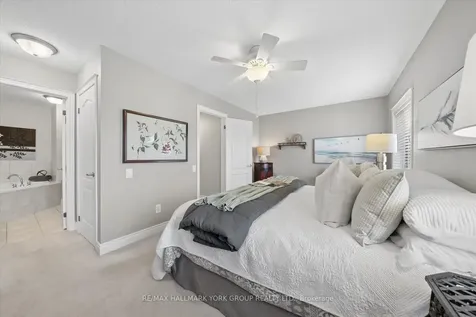 202 Duskywing Way Oakville ON L6L 6X4
