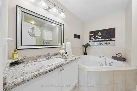 202 Duskywing Way Oakville ON L6L 6X4