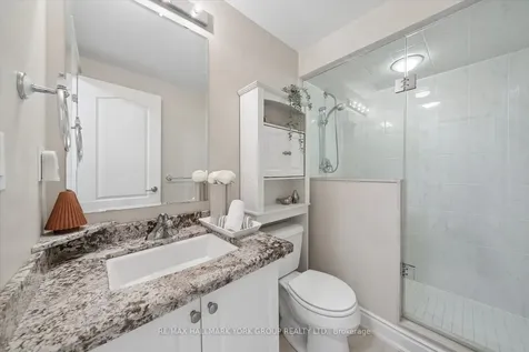 202 Duskywing Way Oakville ON L6L 6X4