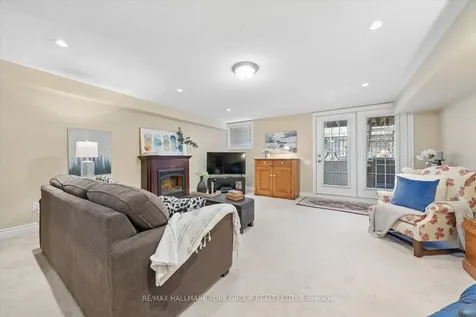 202 Duskywing Way Oakville ON L6L 6X4