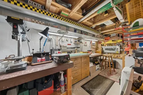 202 Duskywing Way Oakville ON L6L 6X4