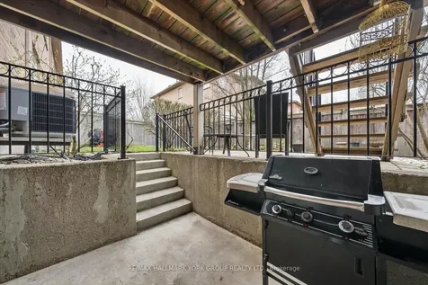202 Duskywing Way Oakville ON L6L 6X4
